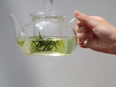 喝茶的好處和壞處分別是什么，長期喝茶有什么危害？