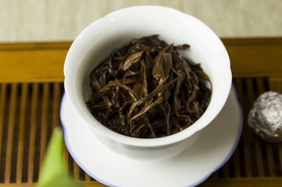 干吃茶葉致癌嗎，長(zhǎng)期吃干茶葉的危害