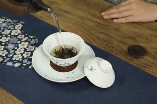 各類茶的注水方式，不同的茶泡茶時(shí)怎么注水