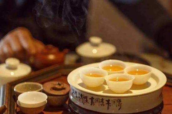 茶的三個(gè)禮儀，茶的禮儀小知識(shí)