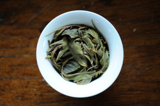 干吃茶葉致癌嗎，長(zhǎng)期吃干茶葉的危害