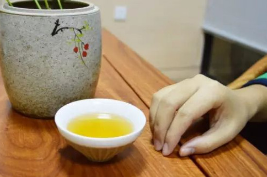 女人喝茶要行扣茶禮嗎，叩茶禮女士能用嗎？