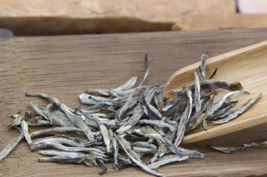 春茶季怎么辨別白毫銀針的好壞，好的白毫銀針如何選購(gòu)？