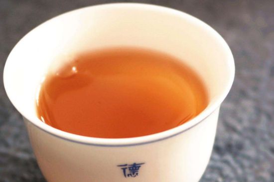 老茶和新茶哪個(gè)好，老茶好喝還是新茶好喝