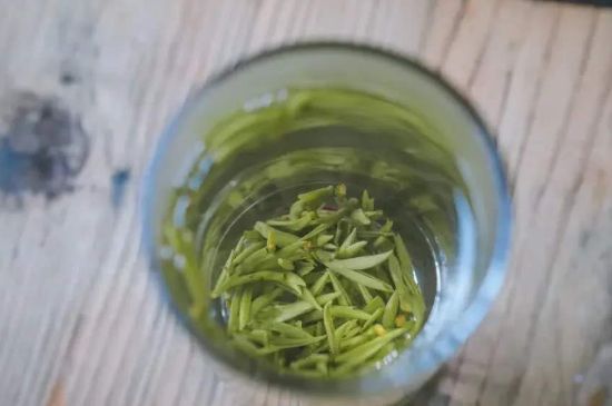 泡好的茶水放冰箱能保存多久，泡好的茶冷藏放多久？