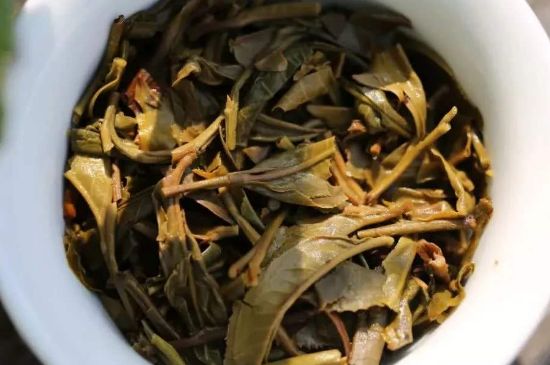 什么茶葉容易放香精，香精茶有什么危害？