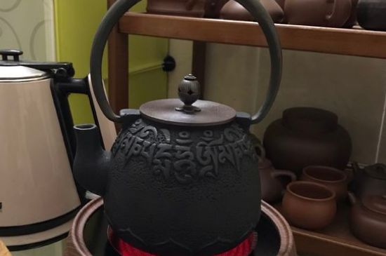 鐵壺生銹燒的水有害嗎，鐵壺內(nèi)壁生銹怎么辦