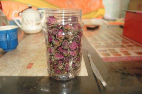 玫瑰花茶上火嗎，盲目喝玫瑰花茶易上火