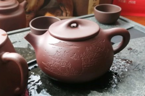 紫砂開(kāi)壺和不開(kāi)壺的區(qū)別，<a href=http://m.robertaspegne.com/chaju/zisha/ target=_blank class=infotextkey>紫砂壺開(kāi)壺</a>的正確方法及開(kāi)壺建議