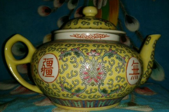 瓷壺適合泡什么茶，瓷器茶具喝什么茶好