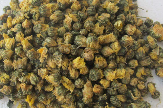 菊花茶大朵小朵有什么區(qū)別，菊花喝大朵還是小朵？