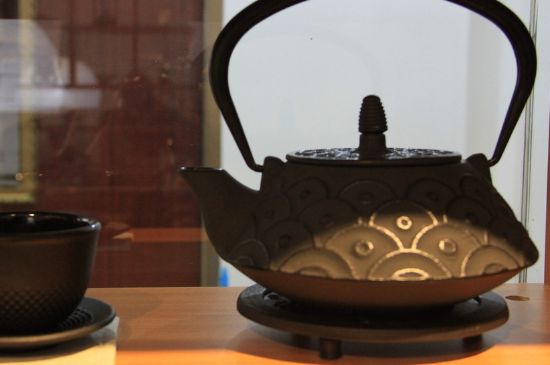 鐵壺生銹燒的水有害嗎，鐵壺內(nèi)壁生銹怎么辦