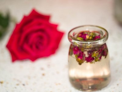 玫瑰花茶能豐胸嗎，天然豐胸花茶