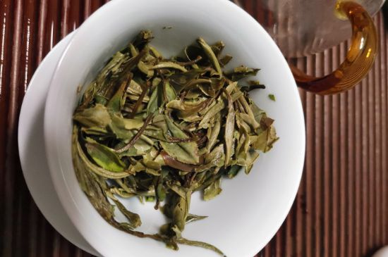 7年壽眉和2年白牡丹哪個好，老白茶壽眉與白牡丹的口感區(qū)別