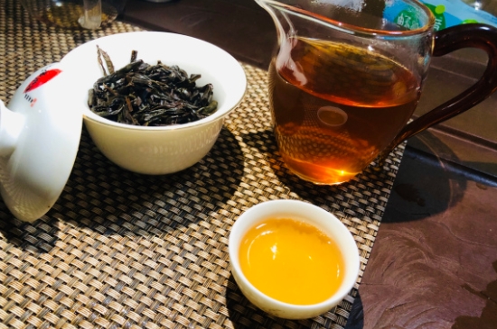 為什么喝巖茶會(huì)上火，巖茶喝多上火怎么辦？