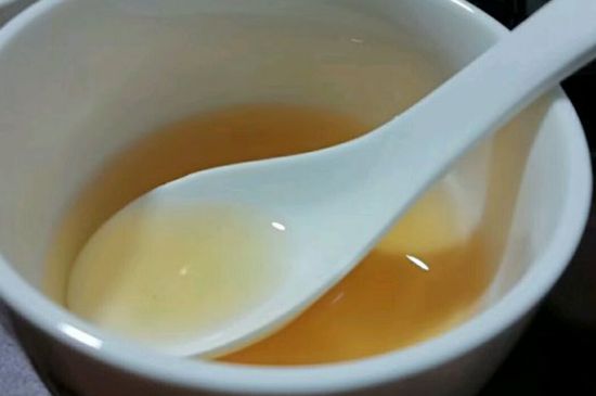 女人喝紅茶好還是喝普洱茶好，普洱茶和紅茶哪個(gè)適合女人喝