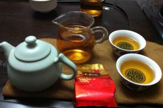 肉桂茶和大紅袍哪個(gè)貴，武夷山肉桂與大紅袍的價(jià)格比較