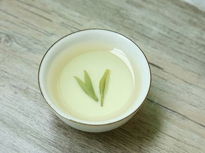 竹葉青茶怎么樣，檔次較高味道略苦價格比較貴