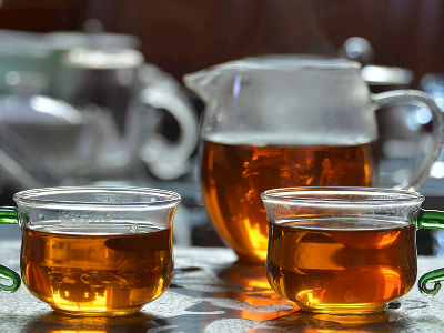 紅茶和綠茶的區(qū)別，常喝紅茶好還是綠茶好？