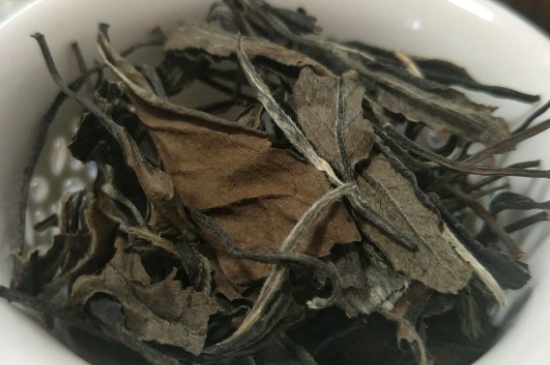 福鼎白茶貢眉和壽眉的區(qū)別，壽眉與貢眉有什么區(qū)別