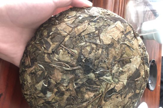 7年壽眉和2年白牡丹哪個好，老白茶壽眉與白牡丹的口感區(qū)別