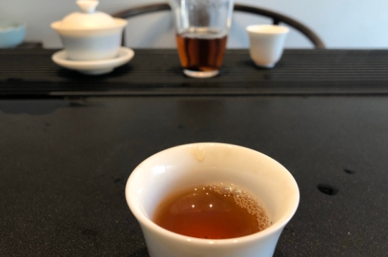 為什么喝巖茶會(huì)上火，巖茶喝多上火怎么辦？