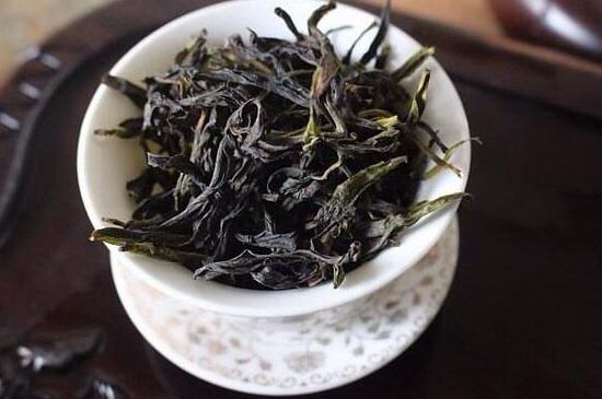 鴨屎香單叢雪片茶的特點(diǎn)，鳳凰雪片茶有什么特點(diǎn)？