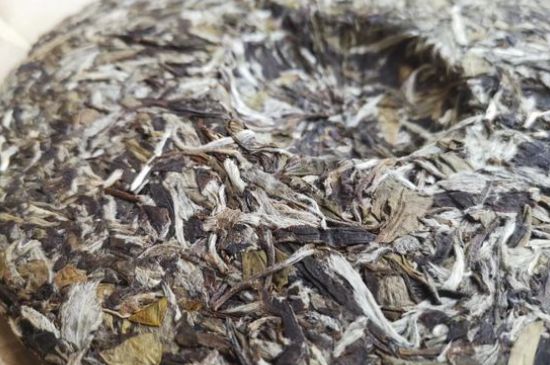 7年壽眉和2年白牡丹哪個好，老白茶壽眉與白牡丹的口感區(qū)別