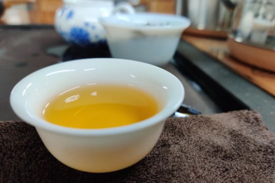 蜜蘭香好還是鴨屎香好，鳳凰單叢茶蜜蘭香和鴨屎香特點(diǎn)有哪些？