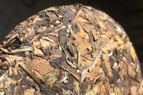 7年壽眉和2年白牡丹哪個好，老白茶壽眉與白牡丹的口感區(qū)別